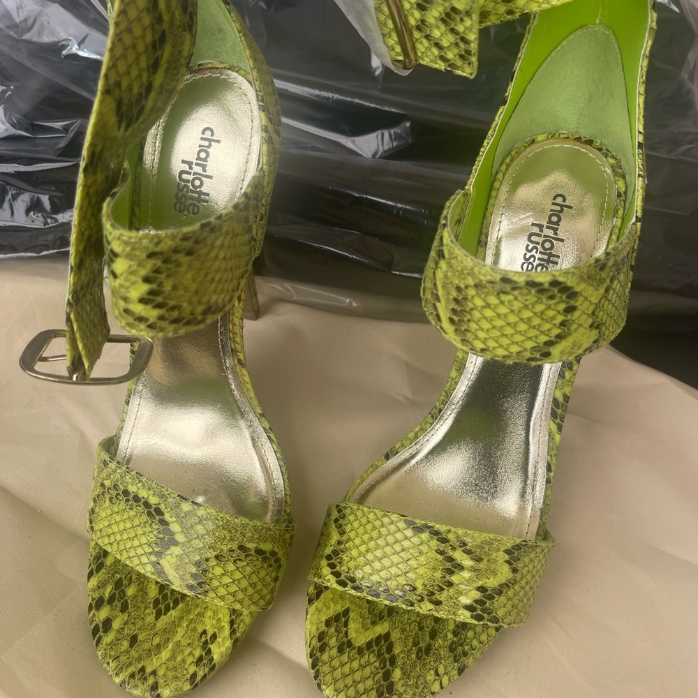 Charlotte Russe Green Snake Print Women's Heels